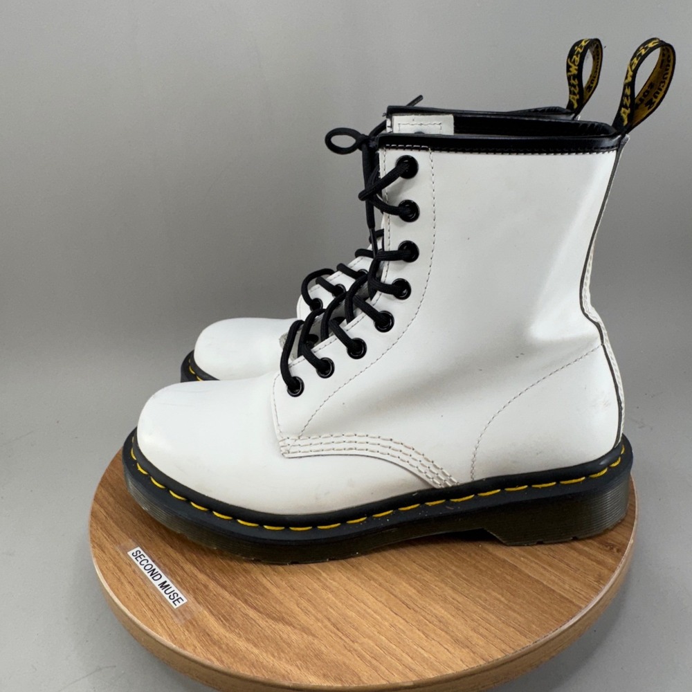 Dr. Martens 11821 Boots Womens Size 7 White Leather Combat Punk Grunge Goth - Picture 3 of 12